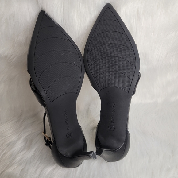 Bandolino black pointed toe heels low heel ankle strap. - Picture 9 of 10
